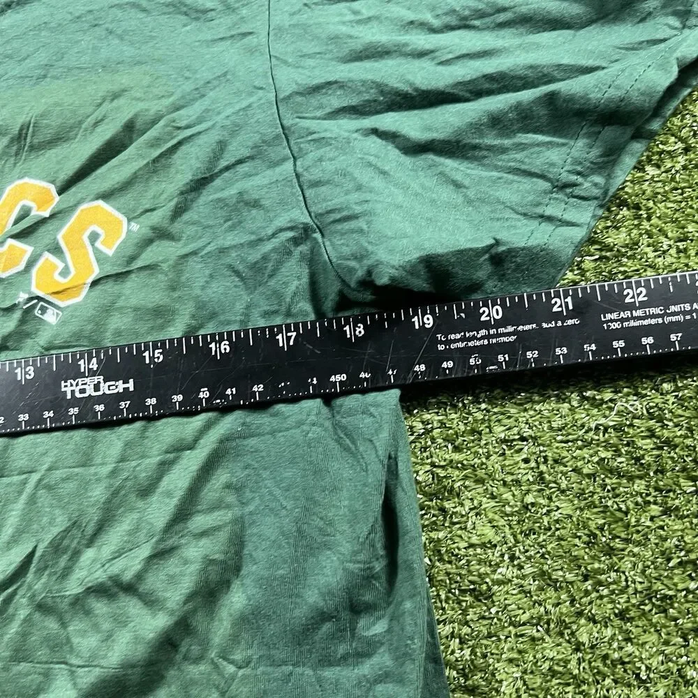 Men’s Fanatics Oakland Athletics Short Sleeve T-Shirt – Size M NWOt